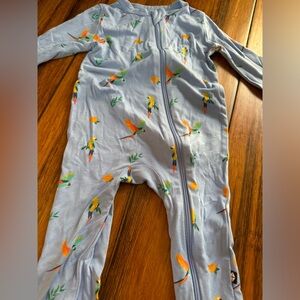 Kyte baby zipped romper in Macaw size 6-12M